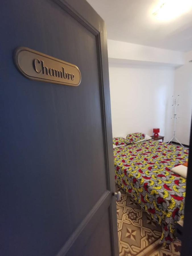 Petit Appart Entier Au Coeur Des Remparts - Netfix Et Connection Fibre Gratuits Carpentras ภายนอก รูปภาพ